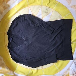 Banana Republic Black V-neck Lightweight cotton sweater 3/4 sleeves in Small
